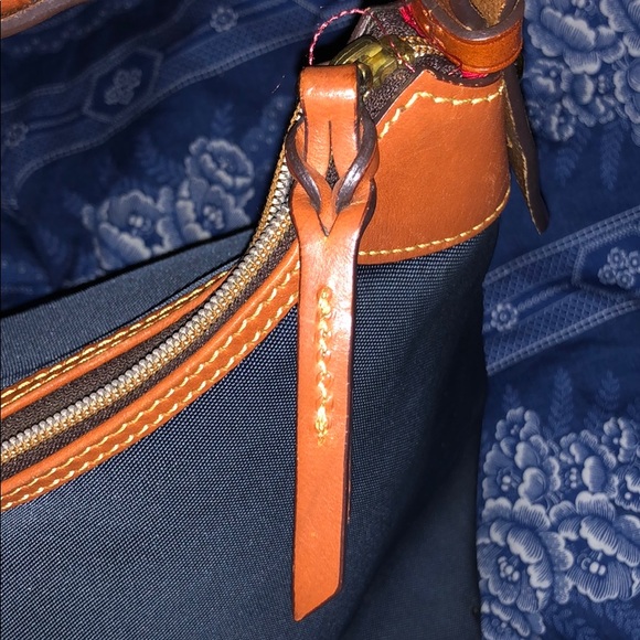 Dooney & Bourke purse - Picture 4 of 7